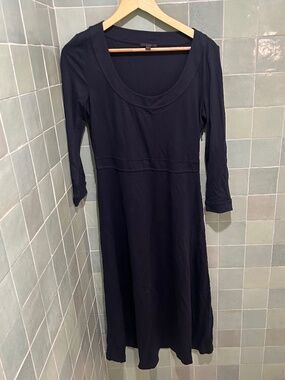 COS / Navy Scoop Neck Midi Dress / 3/4 sleeves with scoop neck line / Size M